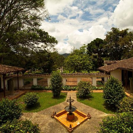 Hotel Club Campestre Hacienda Fizebad Retiro Exterior foto