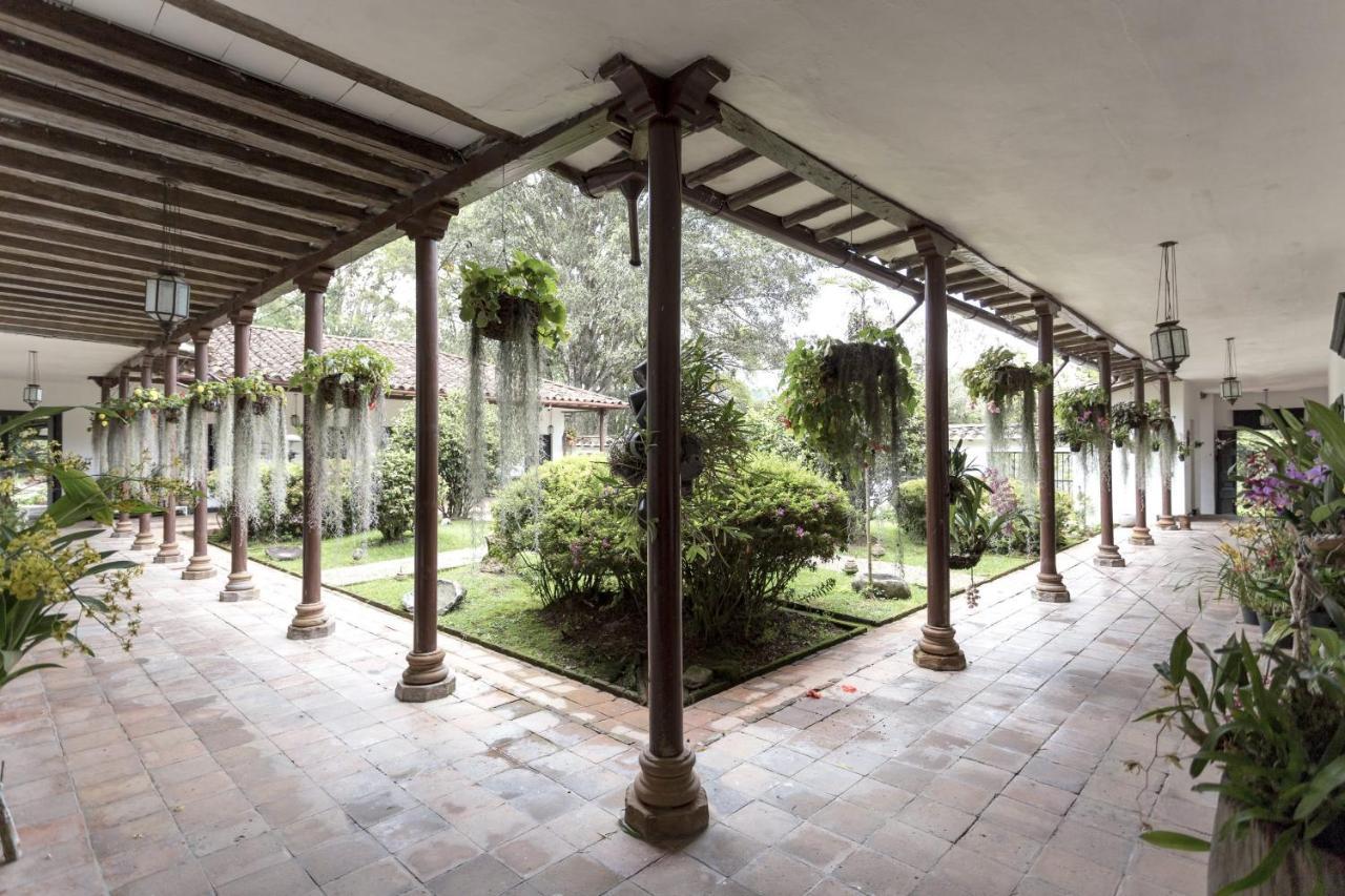 Hotel Club Campestre Hacienda Fizebad Retiro Exterior foto