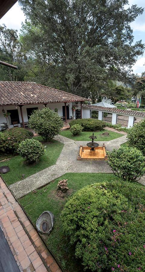 Hotel Club Campestre Hacienda Fizebad Retiro Exterior foto