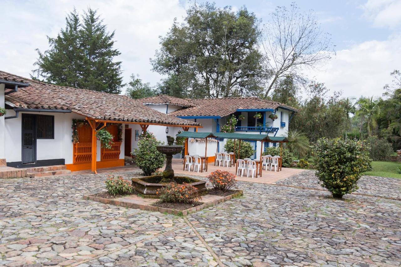 Hotel Club Campestre Hacienda Fizebad Retiro Exterior foto